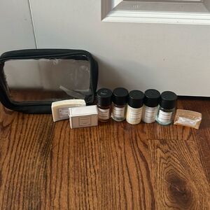 8 piece Gilchrist & Soames Small travel bag with travel size toiletries